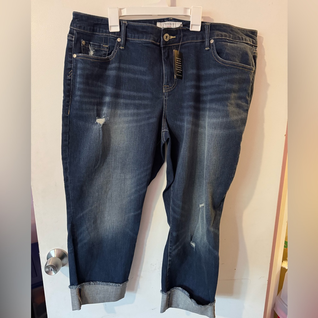 Torrid Size 20 Crop Boyfriend Jean - Vintage Stretch Dark Wash - New With Tags